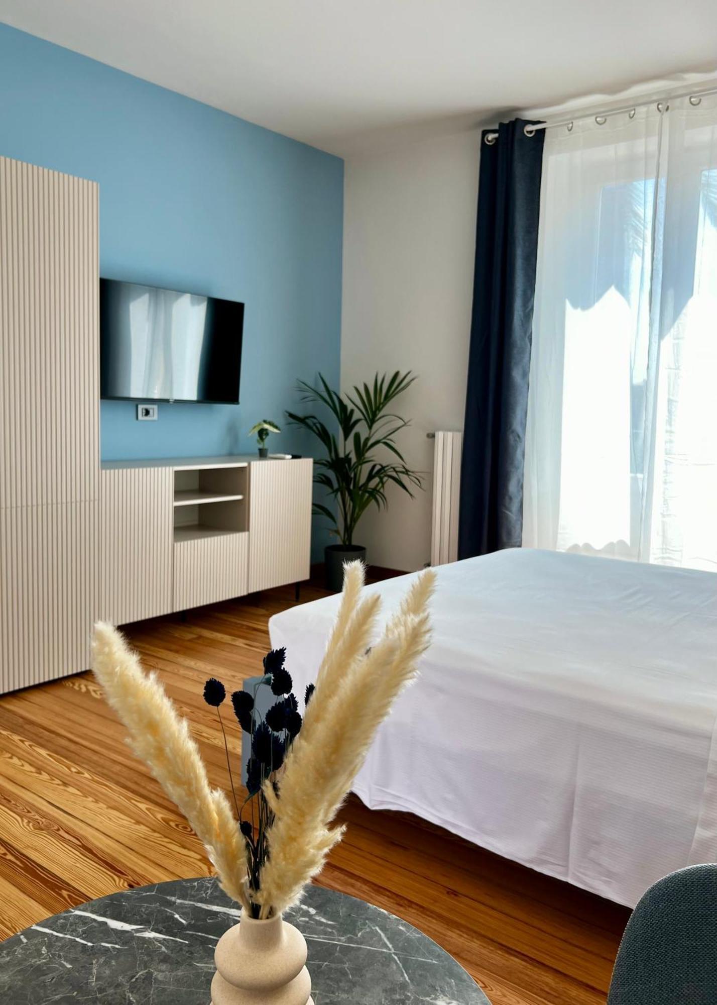 Oasi Di Mare, Con Parcheggio Privato E Colazione Hotell Bordighera Exteriör bild